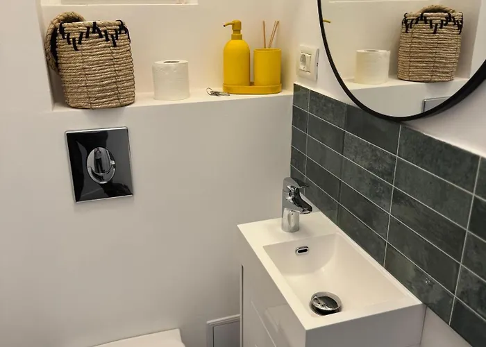 Grafitti By News Апартаменти Бухарест