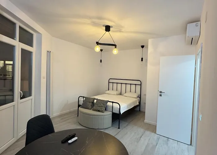 Апартаменти Grafitti By News *