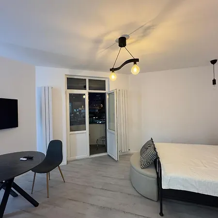 Grafitti By News Bükreş